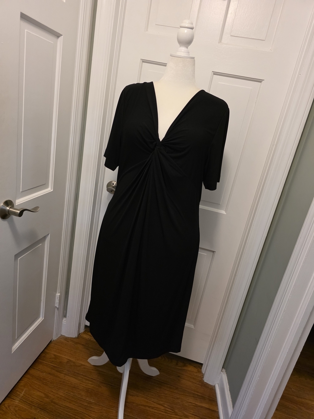 NWT Avenue Black Twist-Knot V-Neck Midi Dress Sz 18/20 Classic, Stretch Ret. $39